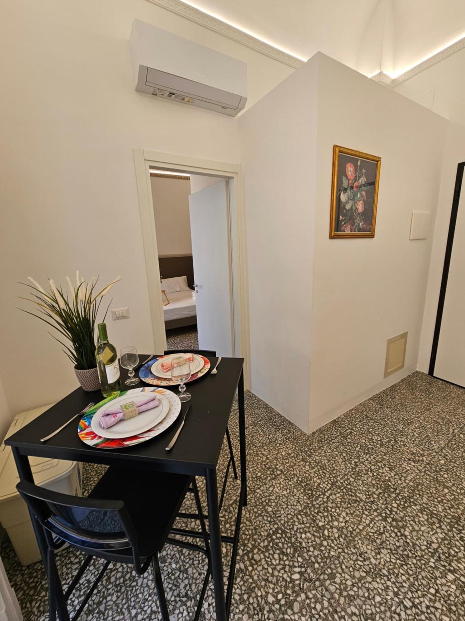 Grey House Apartments Catánia Buitenkant foto
